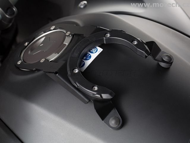 kroužek na nádrž QUICK-LOCK EVO Honda VFR 800 X Crossrunner (15-) - Kliknutím na obrázek zavřete