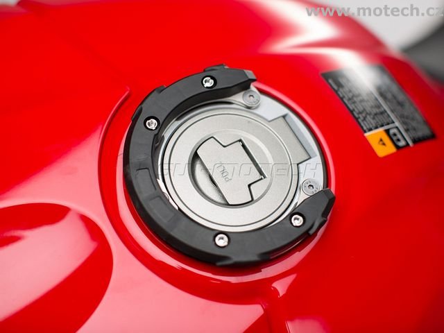 kroužek na nádrž QUICK-LOCK EVO Yamaha YZF-R1 / R3 (15-) - Kliknutím na obrázek zavřete