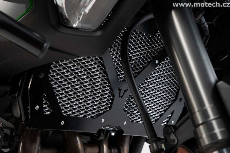 kryt chladiče stříbrný Kawasaki Versys 1000 (18-) - Kliknutím na obrázek zavřete