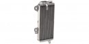 Chladič levý [rozměry 280 x 118 x 40 mm] SUZUKI (M690-123)