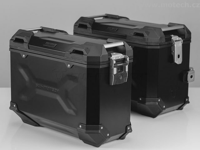 kompletní sada bočních kufrů TRAX Adventure 45/37 l černé Honda CBF 1000 F (09-) - Kliknutím na obrázek zavřete