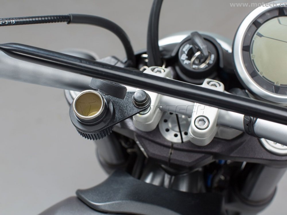 Držák na zásuvku na řídítka se šroubem M10 - Kliknutím na obrázek zavřete