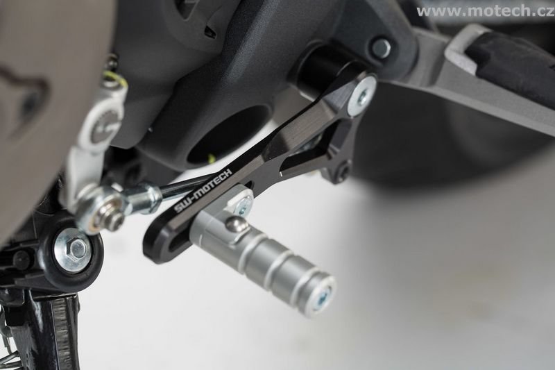 nastavitelná řadička Ducati Monst 821/ 1200/R (14-)/ SuperSport (17-) - Kliknutím na obrázek zavřete