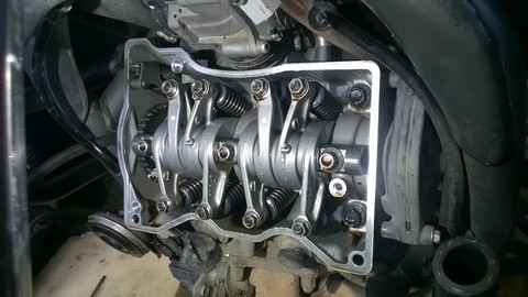 Seřízení ventilových vůlí Honda NC700 S